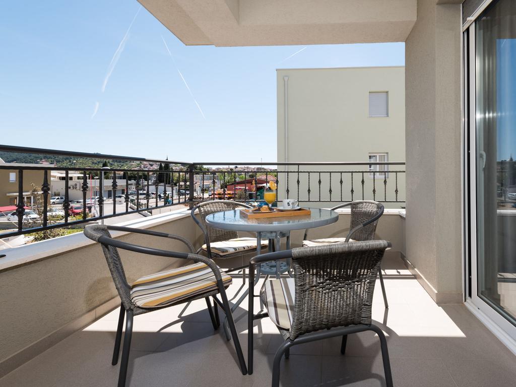 Apartment Bingo Trogir Exterior photo